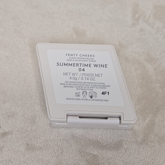 Fenty Beauty SUMMERTIME WINE Suede Powder Blush - Picture 3 of 10